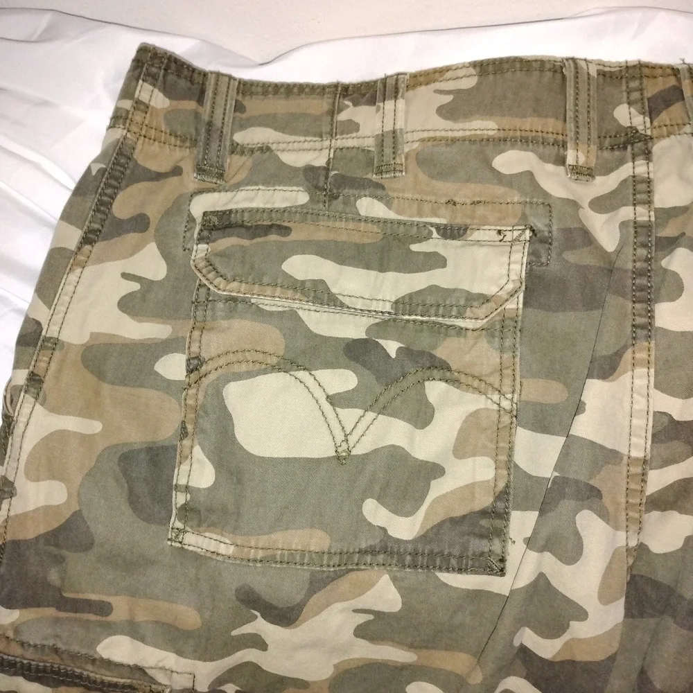 Levis, Cargo,Mens, Camouflage, Size 42, Never Been Worn, Green, Y2k, Baggy,